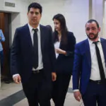 השופט הורה לשחרר את אוריך ופלדשטיין למעצר בית