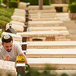 משרד הבריאות מתריע: עומס חום חריג בטקסי יום הזיכרון – כך תישמרו