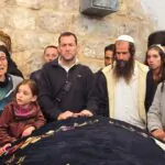 המשפחות השכולות בקבר יוסף: "רוצים לחזור לכאן בצורה קבועה"