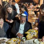 מופלטות, תלבושות מסורתיות ותפילות לחטופים: ישראל חוגגת מימונה בכל הארץ