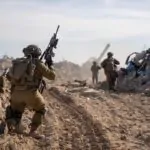 צה"ל מגביר את הלחץ בעזה: אות חיים מחטוף לצד גשש שנהרג בקרב