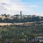 המוסד העברי שהחל את דרכו על בימת עץ חוגג 100 שנים