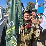 להצדיע להם: תלמידי חינוך מיוחד צעדו במסע כומתה