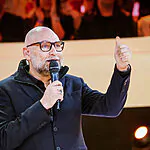 צביקה הדר חוזר למסך ויגיש תוכנית לצד הדוגמנית המצליחה