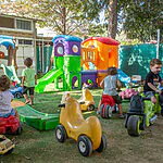 החברים מגן הילדים התארסו: סיפור האהבה של יאיר וביילה ריגש את הרשת