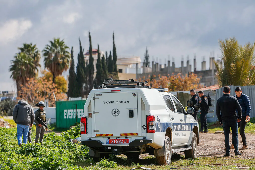 המשטרה פשטה על רהט: חיסול כלכלי למשפחות הפשע