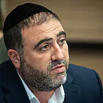 ההחלטה של שר הפנים לטובת האזרחים: "לנהוג באחריות ובמתינות"