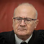 שופט העליון שמציע את דרך האמצע: "שימוש מרוסן, מצומצם ומאופק"