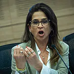 מירב בן ארי איבדה את הטלפון – באופוזיציה ובקואליציה נחלצו לעזרה