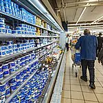 אפשר לחסוך בקניות מוצרי החלב לחג השבועות: כך תעשו את זה נכון