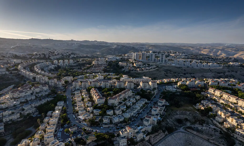העיתונאי שנפטר לפני 11 שנים מלמד אותנו לא לפחד מהחלת ריבונות