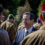 "פסיפס אנושי של עוצמה ונחישות": טקס החיילים המצטיינים | צפו