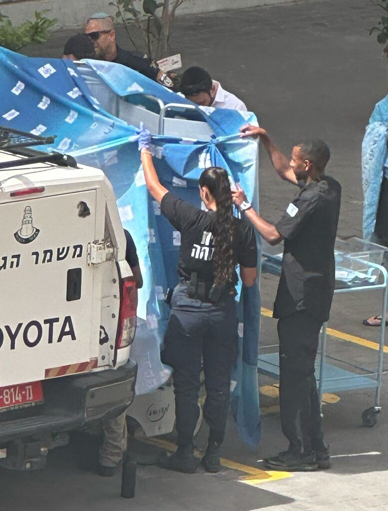 לידה בחנייה