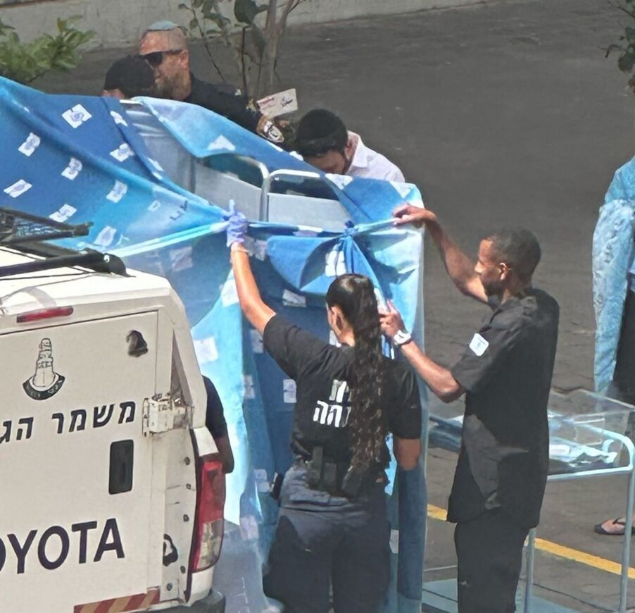 לידה בחנייה
