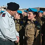 ההחלטה החריגה של צה"ל ואיך היא תשפיע על הורי הקצינים החדשים