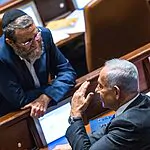 חוק הגיוס: סיעת ש"ס התכנסה ונתניהו נועד עם אדלשטיין