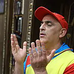 יובל המבולבל רצה להניח תפילין – מה שקרה אחר כך תפס אותו לא מוכן