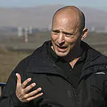 "הוא לא עבד עבור המוסד": בנט צייץ באנגלית ושבר את הרשת