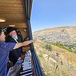 מאחורי הסיור של הרב מקייב: ההצעה שהפתיעה את ראש המועצה