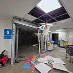 סיור מודרך בשכונה אחרי התקיפה האיראנית