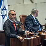 הדיון על הדחת איימן עודה: אלו הח"כים בקואליציה שנמנעו