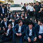 הסיבה המפתיעה: למה הפגנות החרדים מסתיימות ב-19:00?