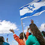כמעט קונצנזוס: כמה אחוזים מהישראלים מזדהים עם דגל המדינה?