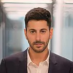 הפרישה והתגובה: האיש מאחורי המסרים של נתניהו עזב
