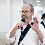 לאחר שמנעו ממנו להרצות בפני הסטודנטים: אב החטוף ייפגש עם נשיא האוניברסיטה