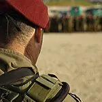 57 שנים אחרי שהתגייס: סבא דוד העניק לנכדו את הכומתה הוותיקה שלו