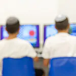 שר החינוך לשעבר הפתיע את המורים – ואמר לתלמידים: "תשתמשו בבינה מלאכותית"