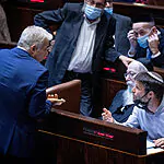 לפיד קורא לסמוטריץ' להתאחד: "שינוי נסיבות"