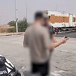 השוטרים עצרו – והתירוץ הפתיע: "המזגן לא עובד והחום גמר אותי"