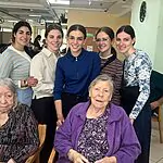 ט"ו באב שלא ישכחו: מה עשו 40 צעירים בבית האבות