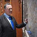 שר הביטחון בביקור בכותל: "נחזק את אחיזתנו וריבונותנו בירושלים"