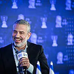 עם שמפניה ובקלאוות: כך בחר ינון מגל לפתוח את תוכנית הפטריוטים