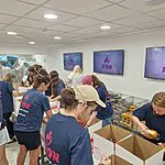עשרות בני נוער הגיעו לארץ מארגנטינה ובחרו להתנדב למען משפחות צעירות