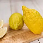 מותר לאכול אתרוג לאחר סוכות? מה שצריך לדעת על הפרי המיוחד