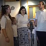 השיר שהוציאו הילדים לזכר אביהם – והקדישו לאמא