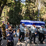 "היה גשר בין כולם": אפי פלדבאום ז"ל הובא למנוחות