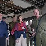 האישה של טראמפ בגבול הצפון: שליחת נשיא ארה"ב נפגשה עם כ"ץ