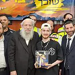 "בטוח שבזכות התפילות שלכם אני פה": בר קופרשטיין הגיע לבני ברק