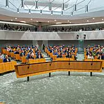 בחירות צמודות בהולנד: שתי המפלגות הגדולות קיבלו 26 מושבים