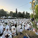 אימו של החטוף בר קופרשטיין שצפוי להשתחרר הגיעה לתפילת הלל בירושלים