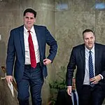 למרות שהתפטר: האיש שהופיע במפתיע בישיבת הממשלה