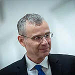 חקירת הפצ"רית: שר המשפטים מגיב להקפאת מינוי השופט בדימוס
