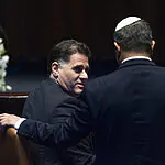 אחרי ההתפטרות מהממשלה: נתניהו נותן לדרמר תפקיד חדש