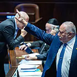 חבר הכנסת טוען: "ישראל ביתנו הפכה לסניף של עוצמה יהודית"