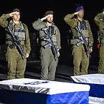 במטרה להביא להשבת החטוף האחרון: משלחת ישראלית יצאה לקהיר