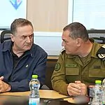 לפני הפגישה עם נתניהו: מקורבי שר הביטחון מגיבים לרמטכ"ל